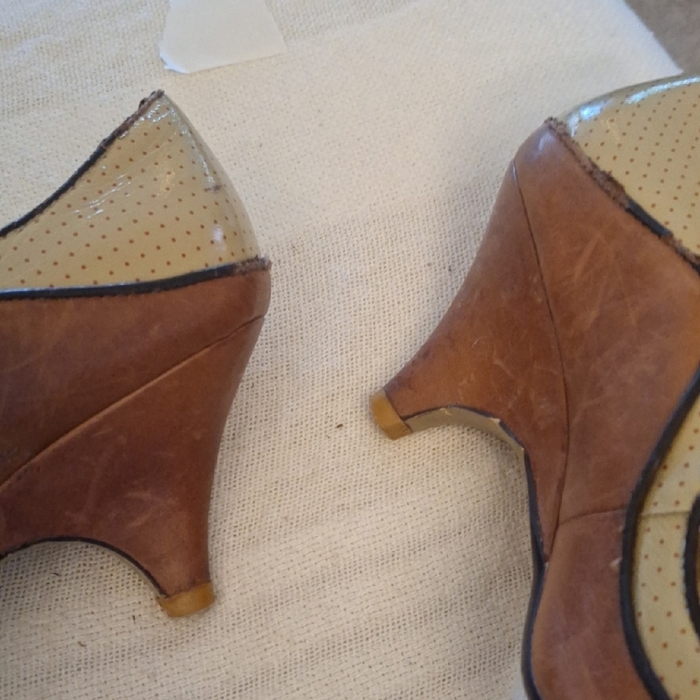 Poetic License Brown and Cream Vintage Inspired Kitten Heels Sz 6 - Picture 7 of 7